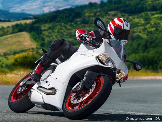 Nouveauté 2014 : Ducati 899 Panigale, remplaçante de la (...)