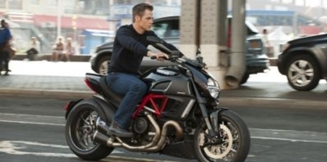 Cinéma : Jack Ryan roulera en Ducati Diavel