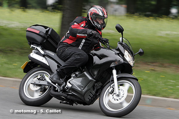 Honda Varadero 125 Travel Edition Moto Magazine leader