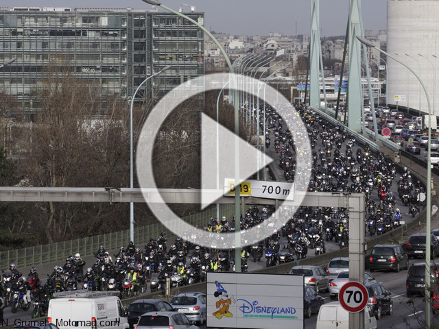 3.000 motards à Paris se font entendre des candidats à (...)
