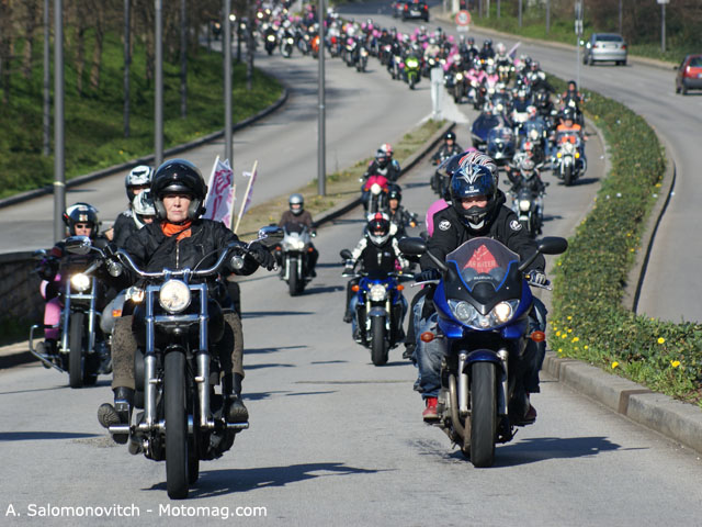 Toutes en moto : 450 motardes à Lyon