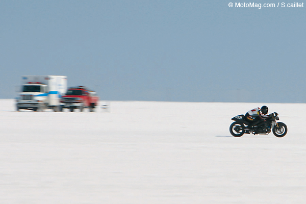 A 250 km/h sur le lac salé de Bonneville