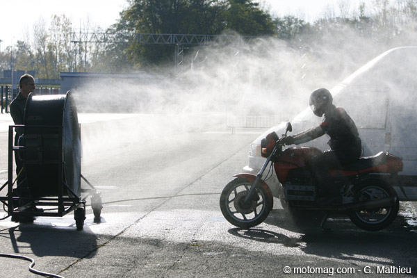 Le making-of des tests d'équipements froid de Moto (...)