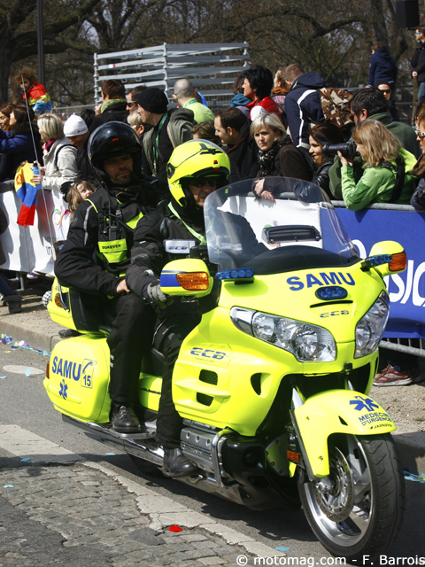 Des motos médicalisées pour les urgences testées à Paris (...)