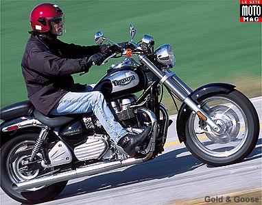 Triumph 800 Bonneville America