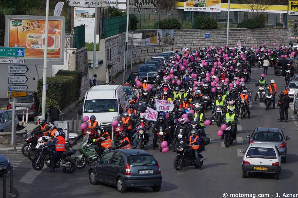 Toutes en moto 2015 : 300 motardes à Marseille