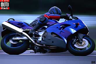 Kawasaki 900 ZX9R