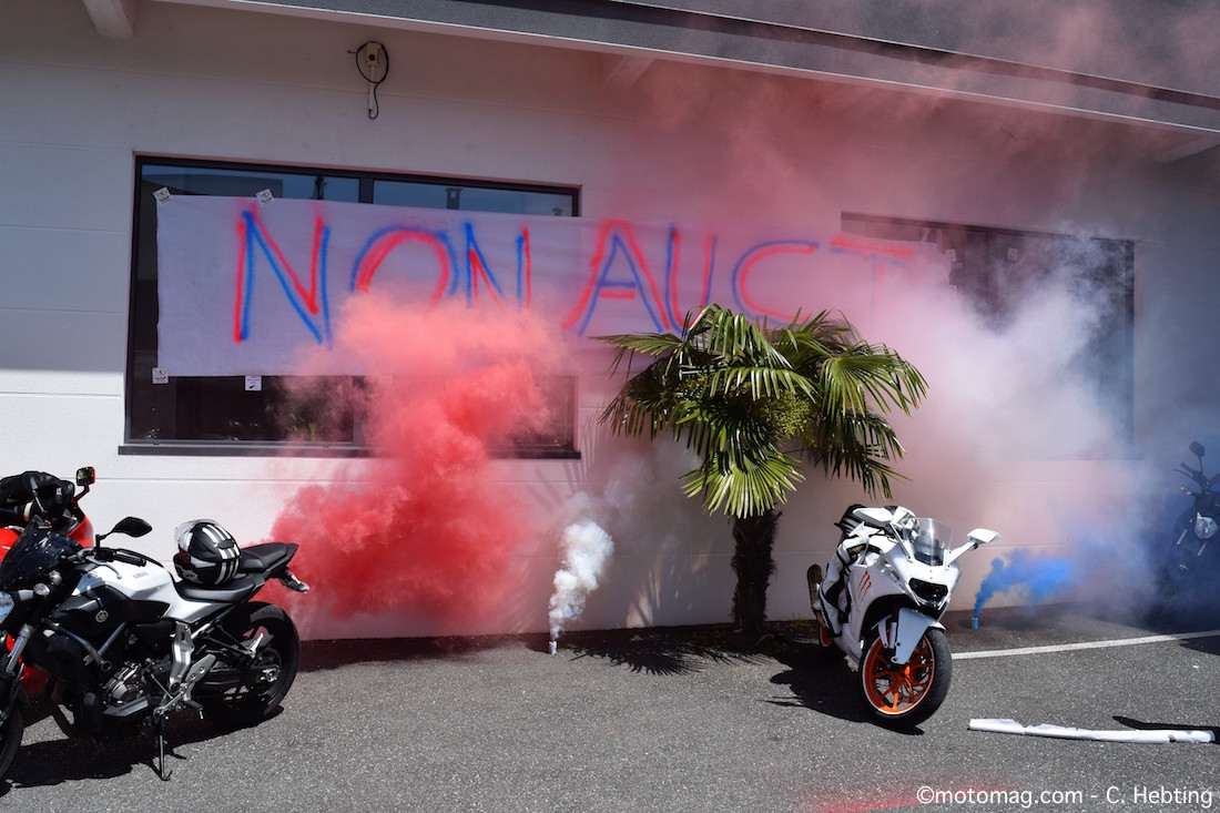 250 motards très en colère contre le contrôle technique (...)