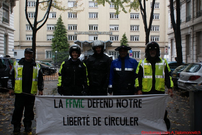 Manifestation FFMC à Lyon : malgré la pluie, 1200 motards (...)