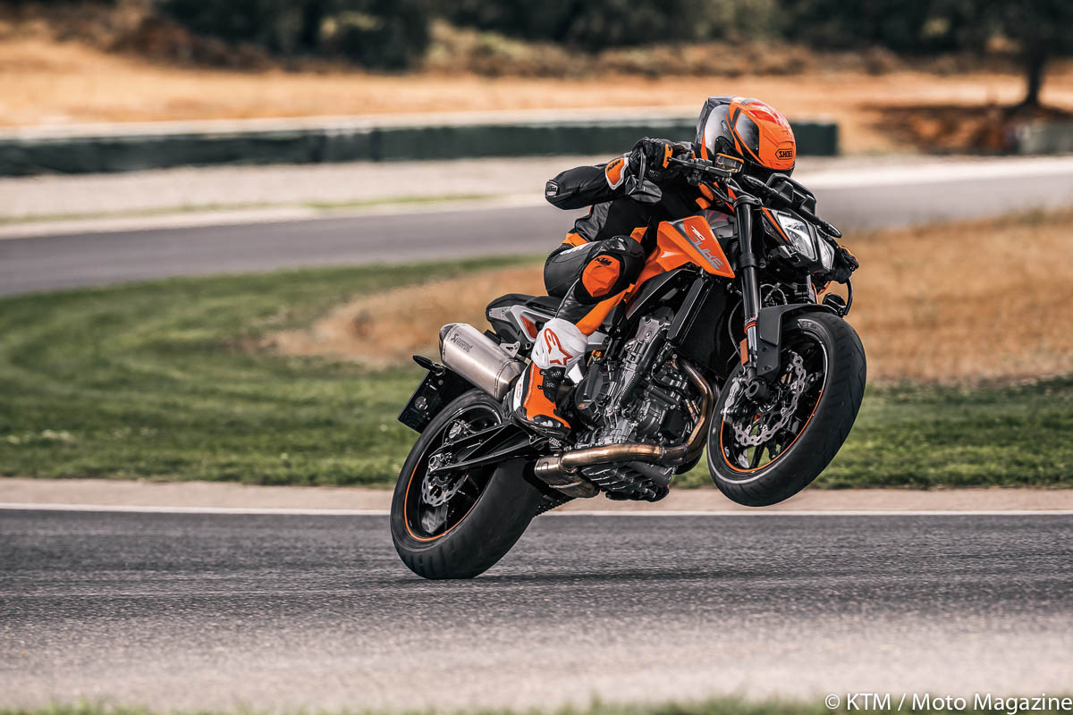 KTM 790 Duke : l'essai du "Scalpel" en (...)