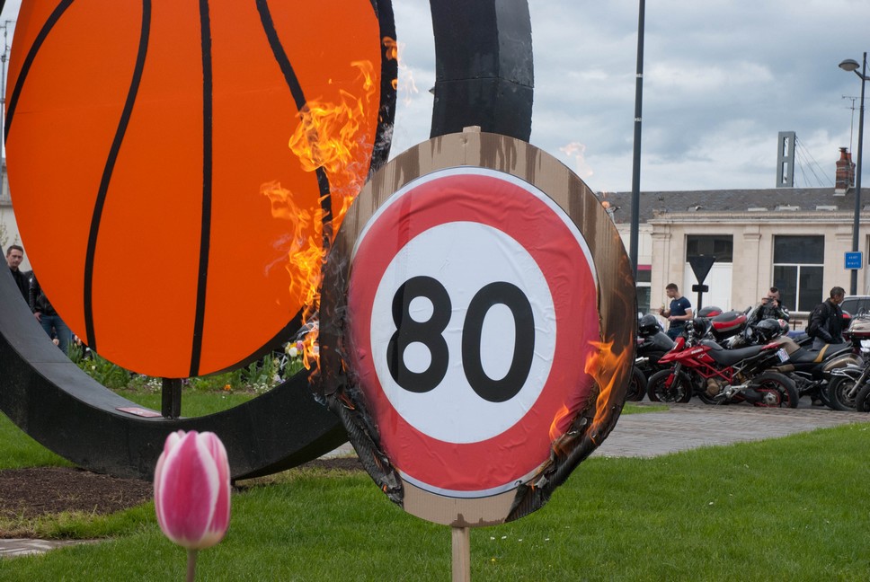 Contre le 80 km/h, convergence des cortèges de (...)