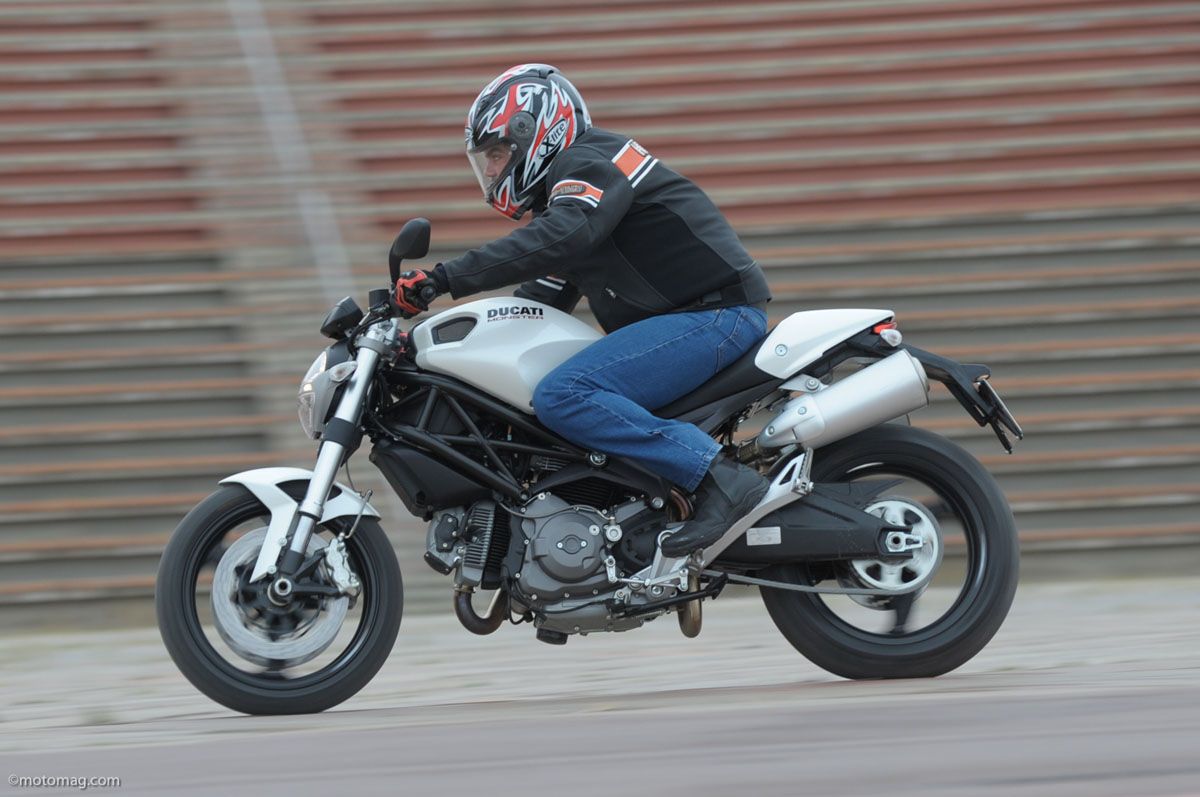 Ducati 696 Monster : concentré de monstre