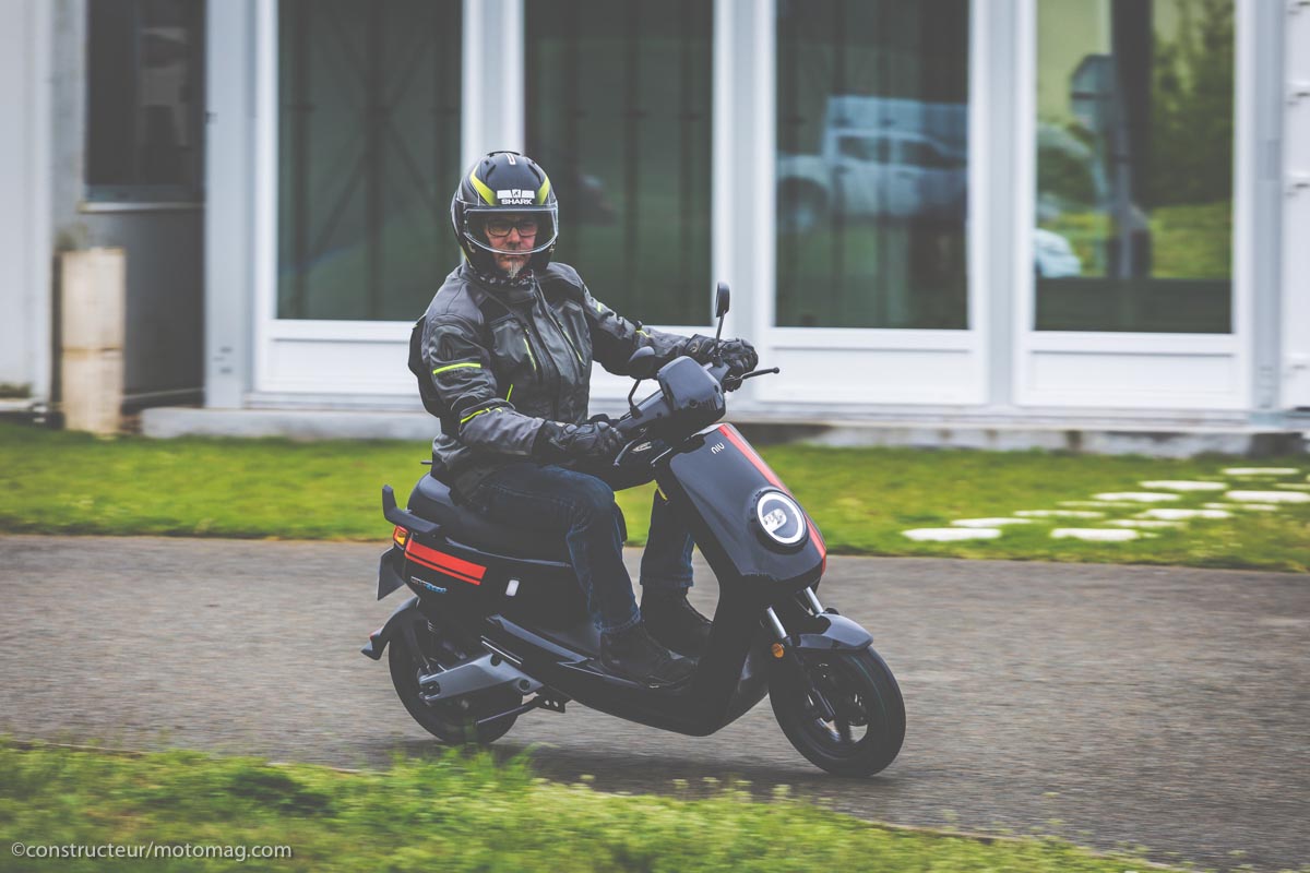 Essai scooter électrique NIU NGT : une alternative (...)