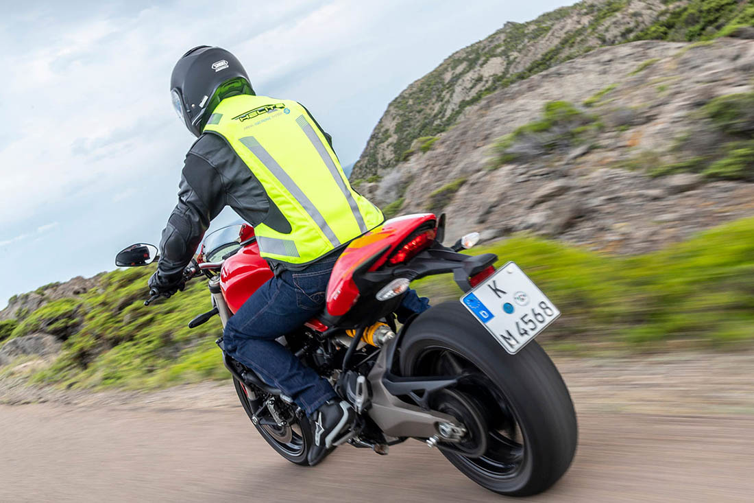 Helite e-Turtle, un airbag moto autonome français au (...)