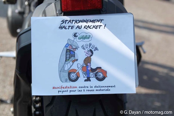 Paris : le stationnement payant des motos et scooters (...)