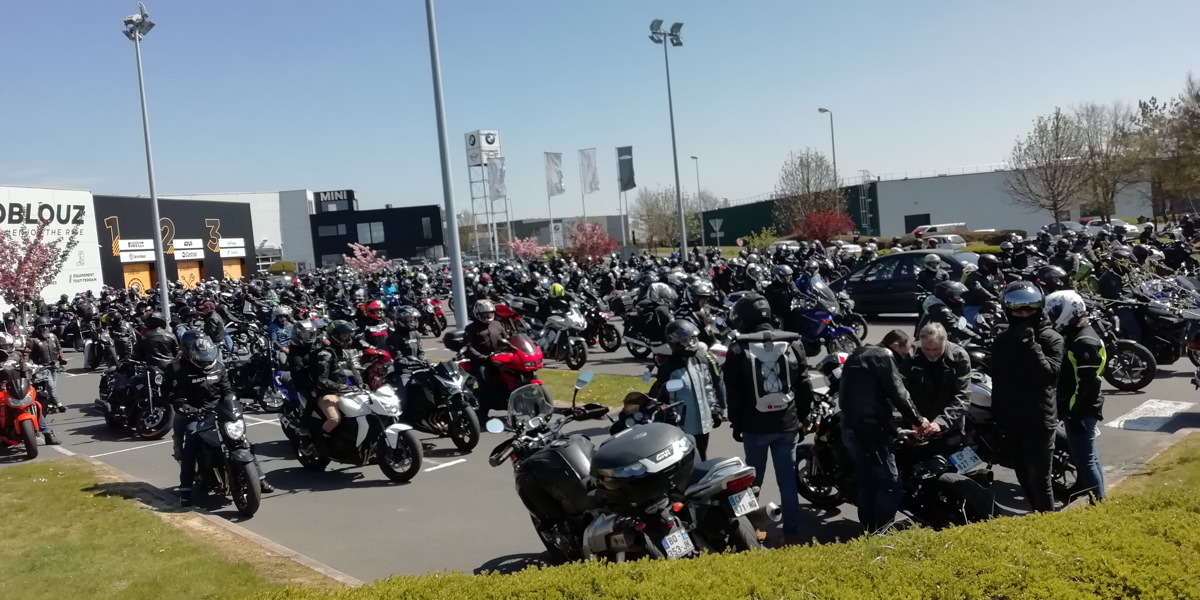 Ça a défilé en province pour défendre la moto...