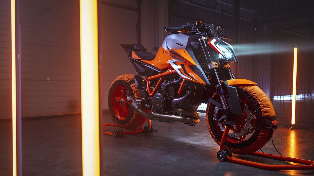 La KTM 1290 Super Duke R se décline en version (...)
