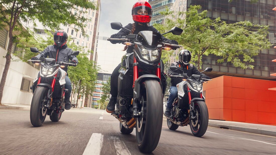 Honda dévoile enfin sa nouvelle CB750 Hornet 2023 (...)