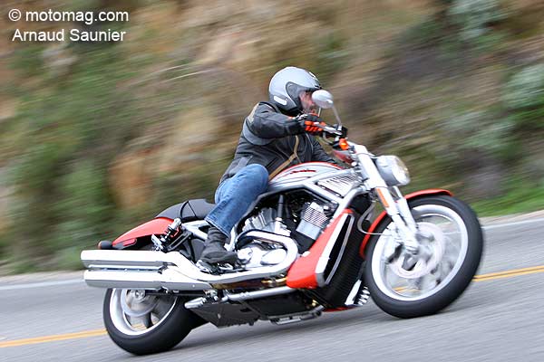 Harley Davidson 1130 VRSCR Street Rod