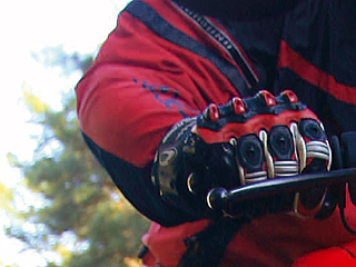FFMC et prévention : des gants moto pour les gamins