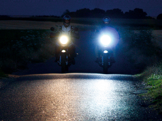 Eclairage moto : xénon lave plus blanc, mais…