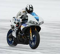 Record moto : 238 km/h sur la glace en Buell (+vidéo)
