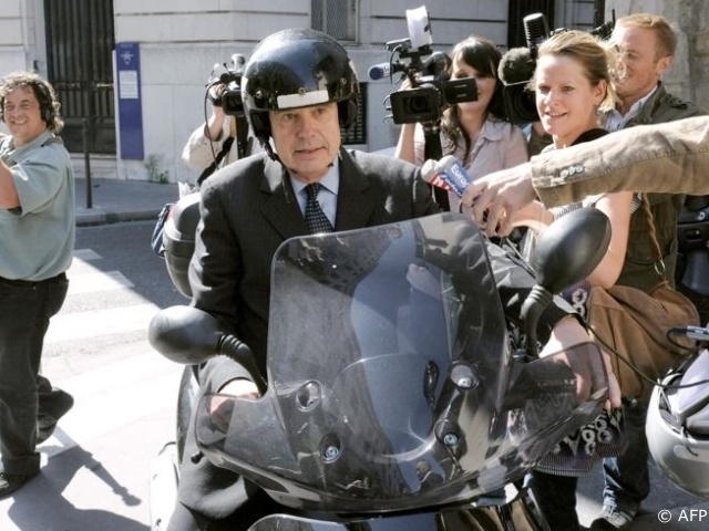 Nicolas Sarkozy : "Un ministre, ça ne se déplace pas (...)