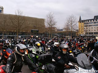 Manif à Nancy (54) : les motards prennent le bus ! (...)