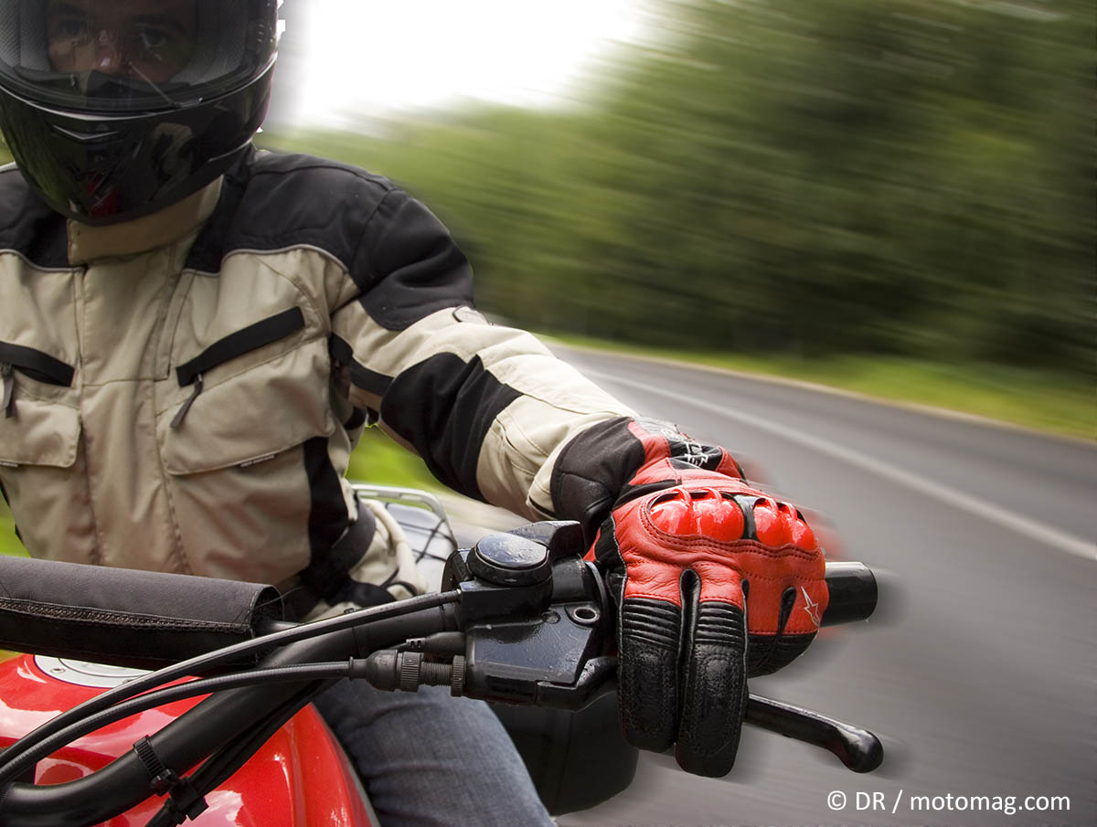 Bien choisir ses gants d'été pour la moto