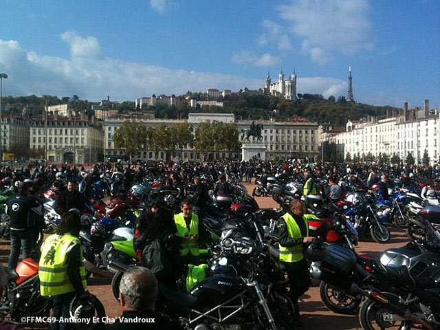 Manif moto de Lyon (69) : un vrai tsunami ! (+vidéo)