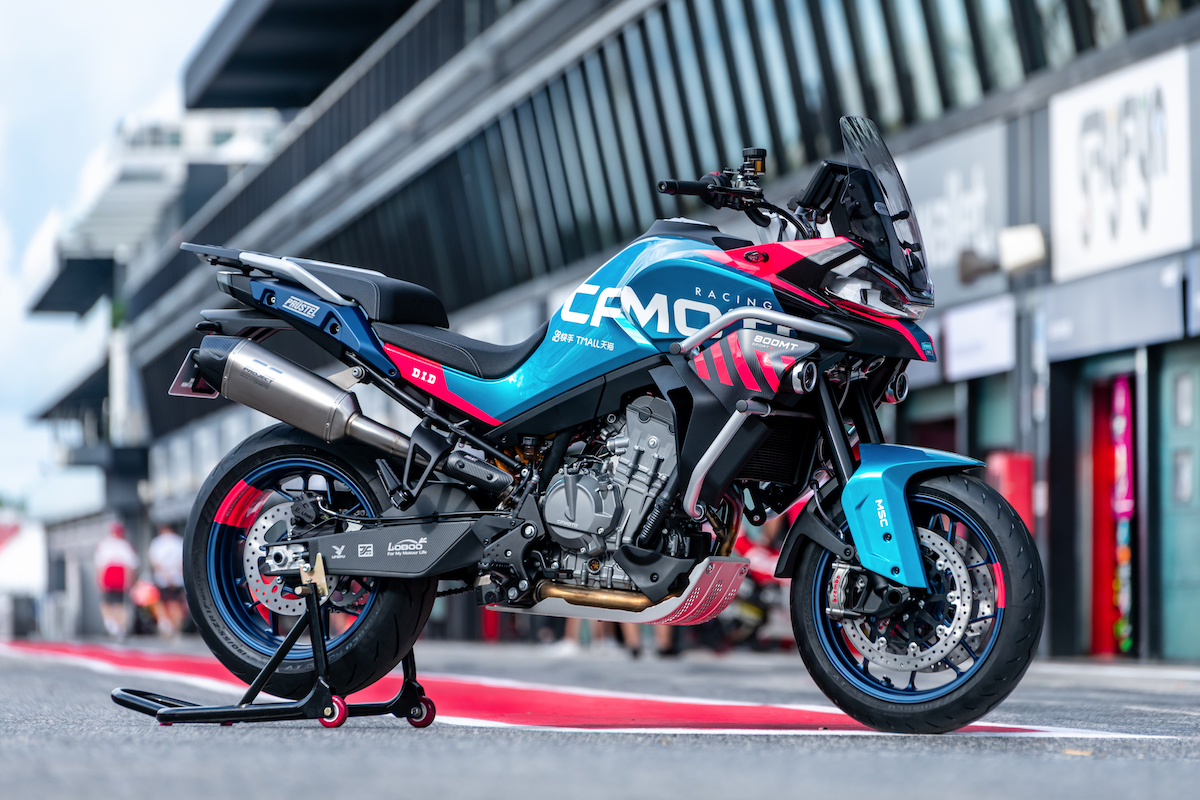 CFMoto 800 MT Sport R le trail sportif Moto3