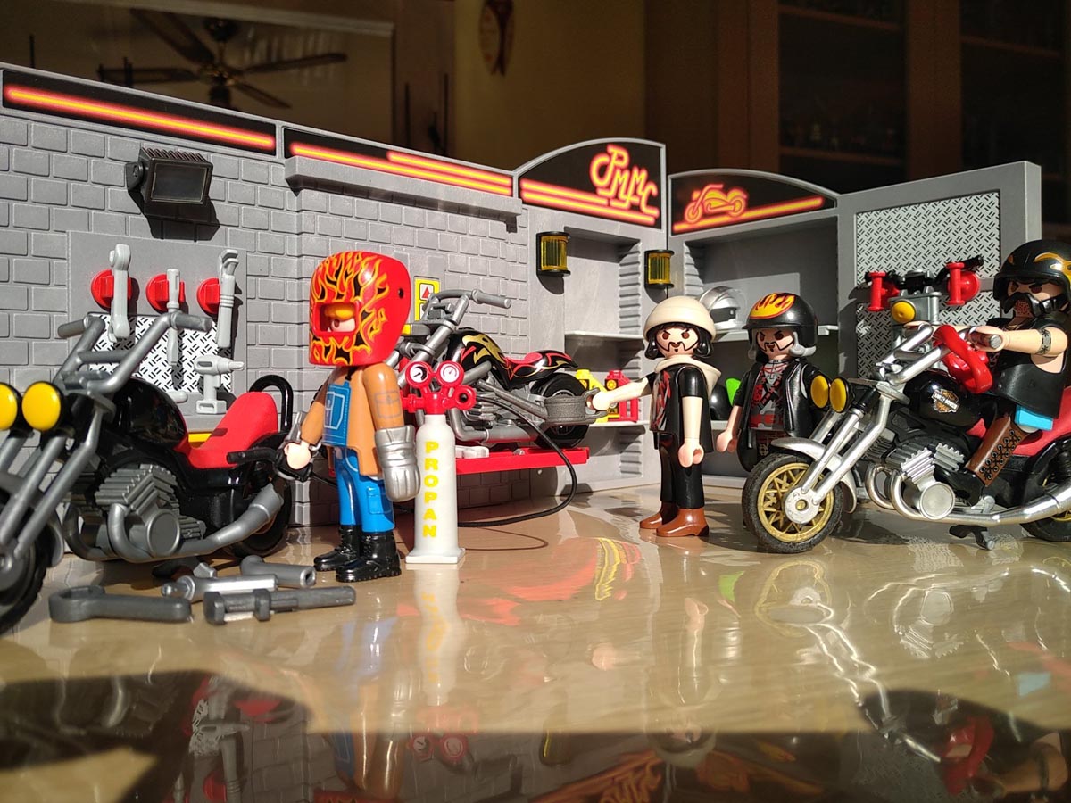 playmobil atelier moto