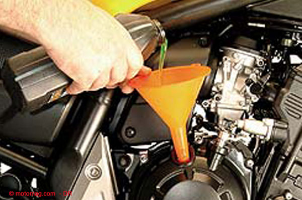 Tout savoir sur l'huile moteur de sa moto