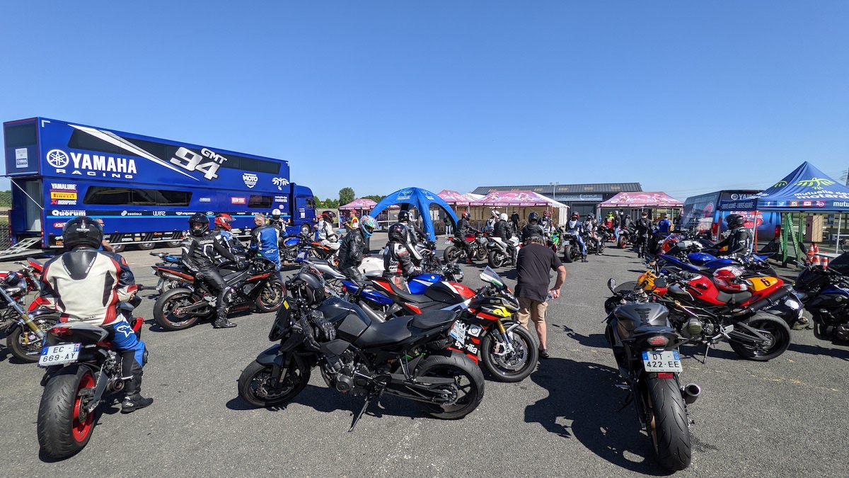 Journée Open piste Mutuelle des Motards : passion, prévention, et pilotage !