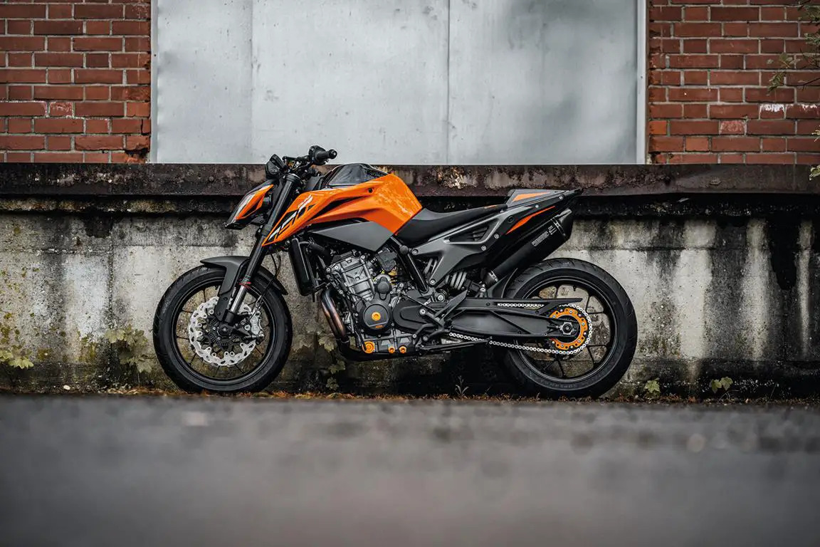 KTM présente sa 790 Duke 2024