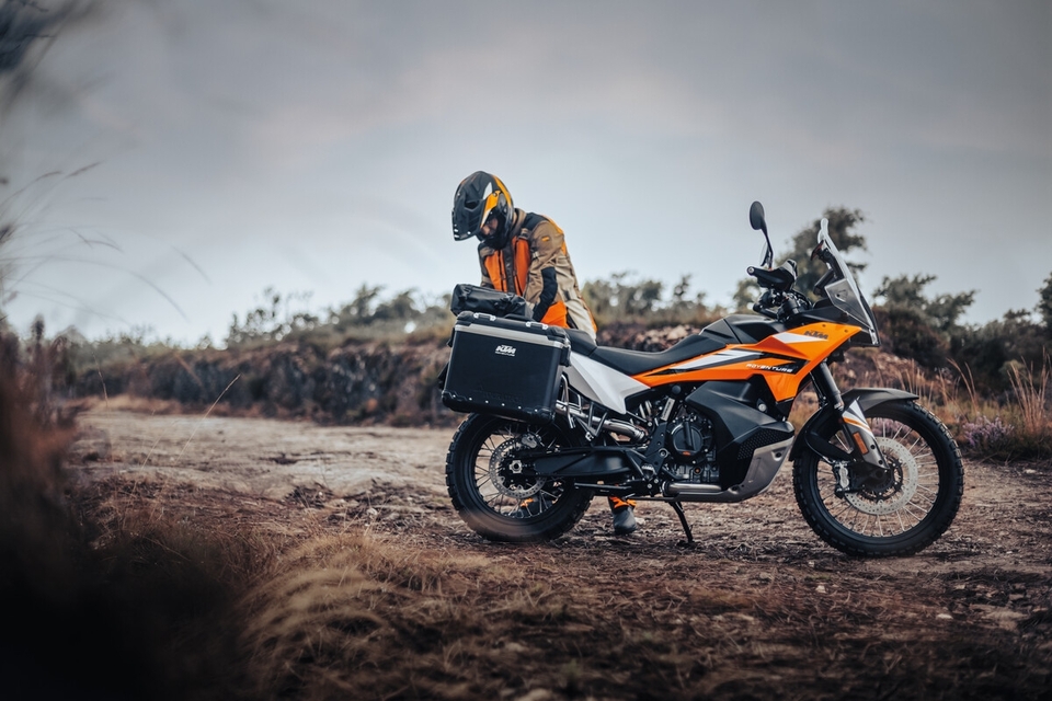 Equipement moto, conseils et news - Touratech Orange