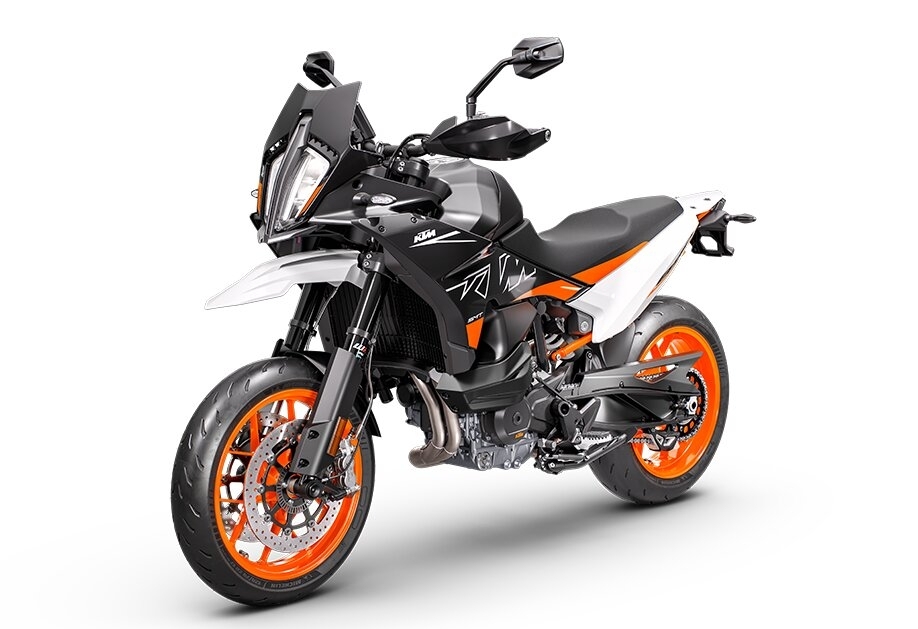 KTM 890 SMT 2023 le supermotard touring fait son comeback