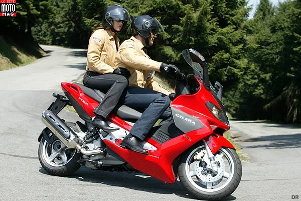 Plaquette de frein Sifam Scooter Gilera 500 Nexus 2004-2012 AVG/AVD Neuf Plaquette de frein Sifam Scooter Gilera 500 Nexus 2004-2012 AVG/AVD Neuf