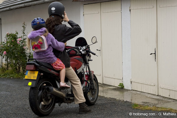 Comment bien transporter les enfants à moto ?