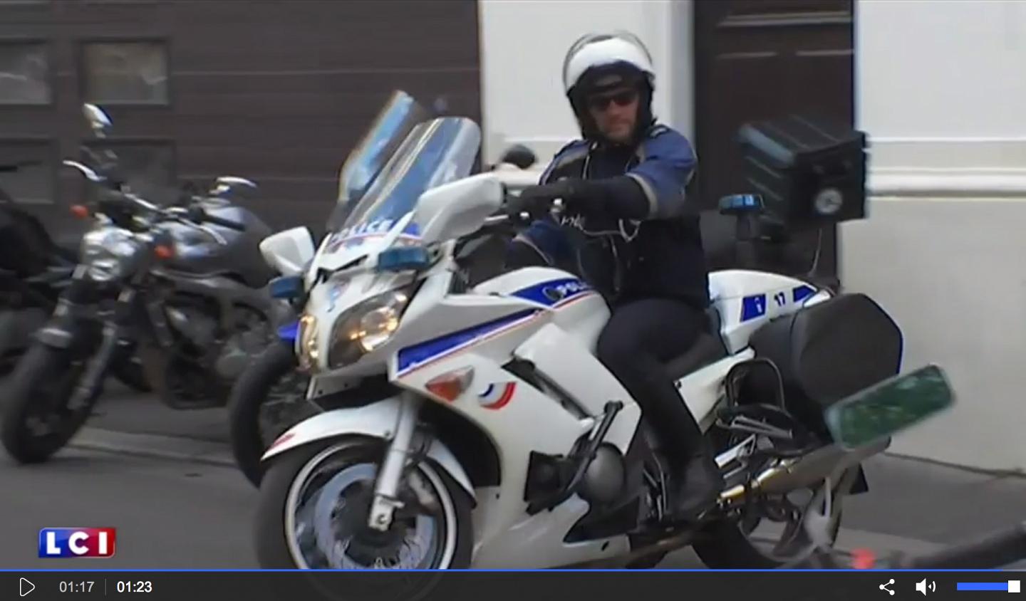 Nouvel équipement des motards de la police : ça coince (...)