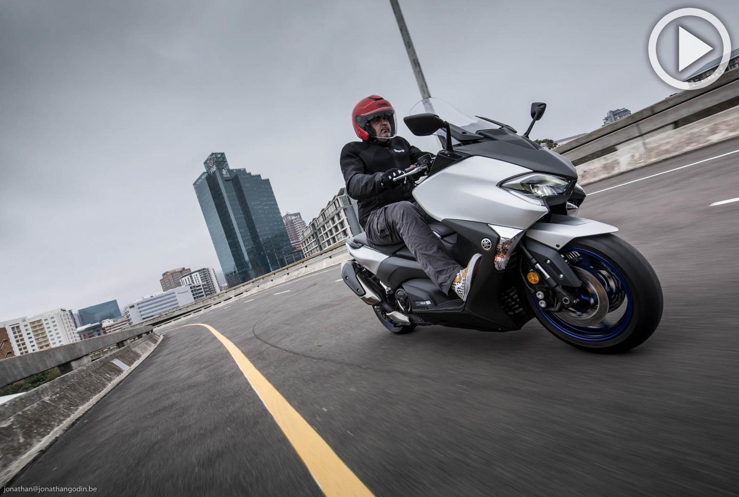 Yamaha TMAX 560 essai : Toujours la référence en 2021 ?