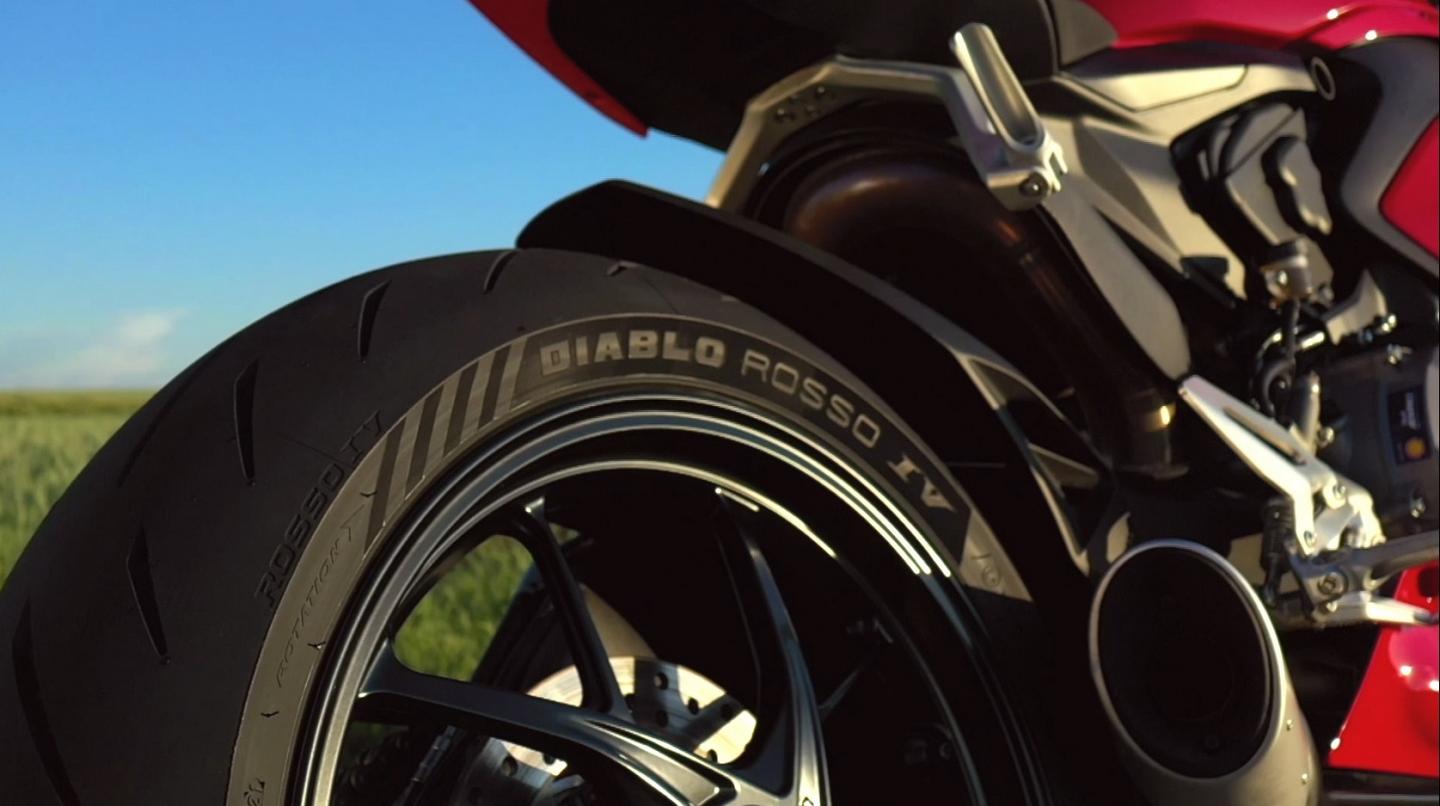 Pirelli Diablo Rosso IV : le perfect Fit