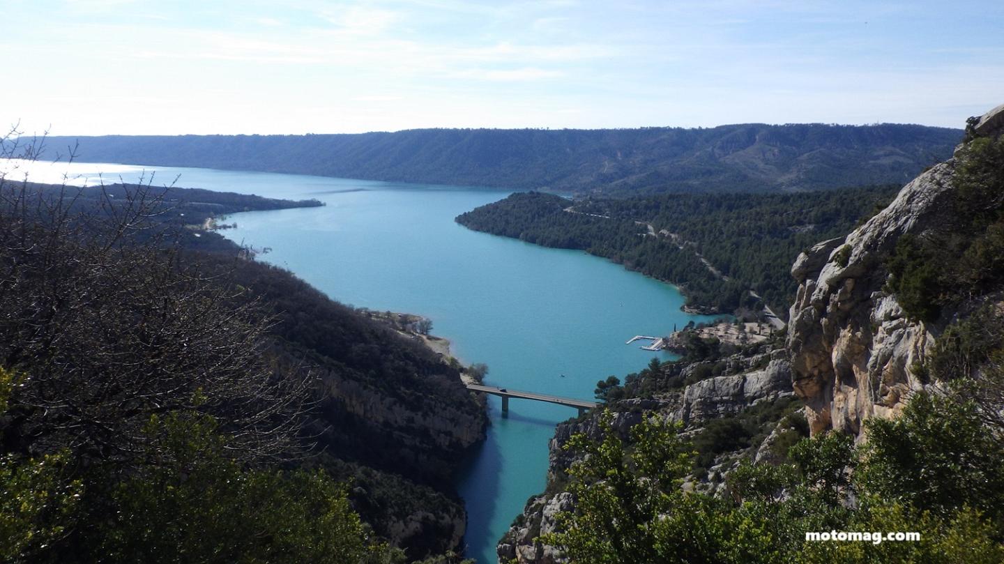 Des Royal Enfield dans le Verdon
