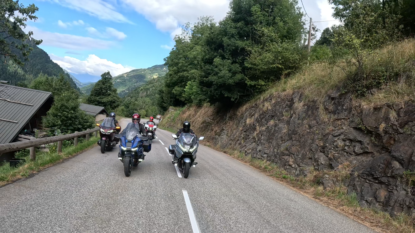 La BMW R 1300 RT face à ses rivales : le match des routières ! La BMW R 1300 RT face à ses rivales : le match des (...)
