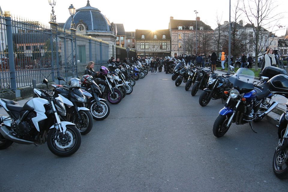 500 motards devant la préfecture de Troyes à l'appel (...)