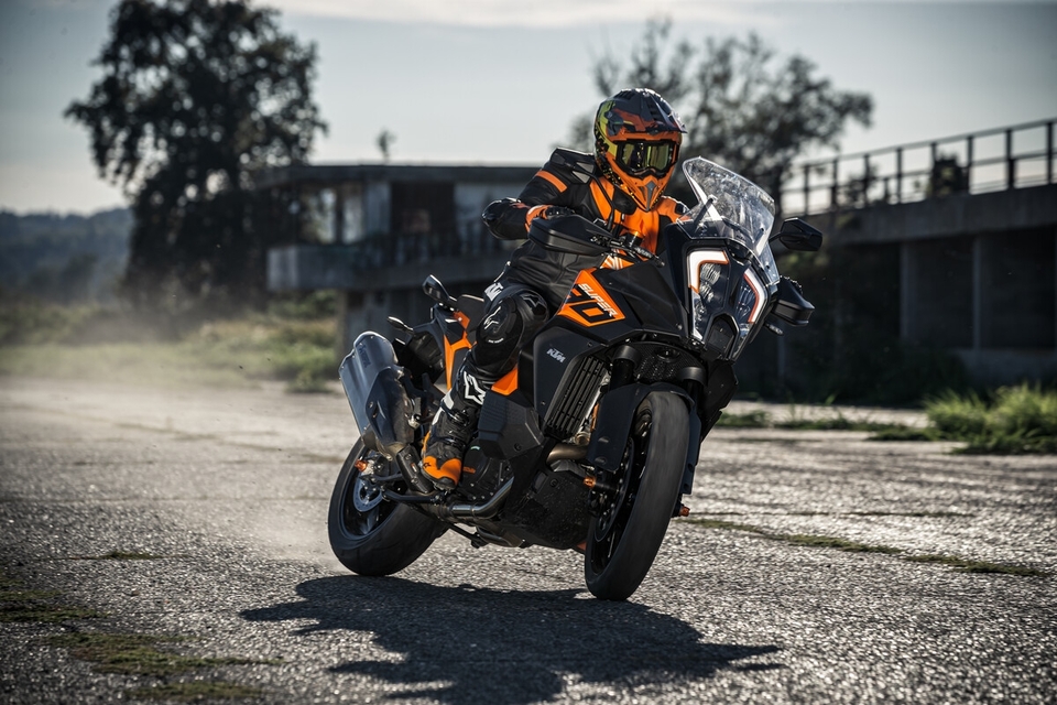 KTM présente sa 1290 Super Adventure S 2023