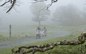 Conduite en hiver à moto : les conseils de Bridgestone