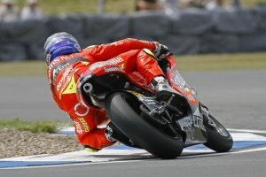 Avec cette victoire, Lorenzo se retrouve à 1 point (...)