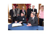 Paris : la Charte des 2-roues motorisées enfin signée (...)