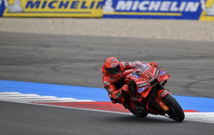 MotoGP : Marc Márquez creuse l'écart à Assen